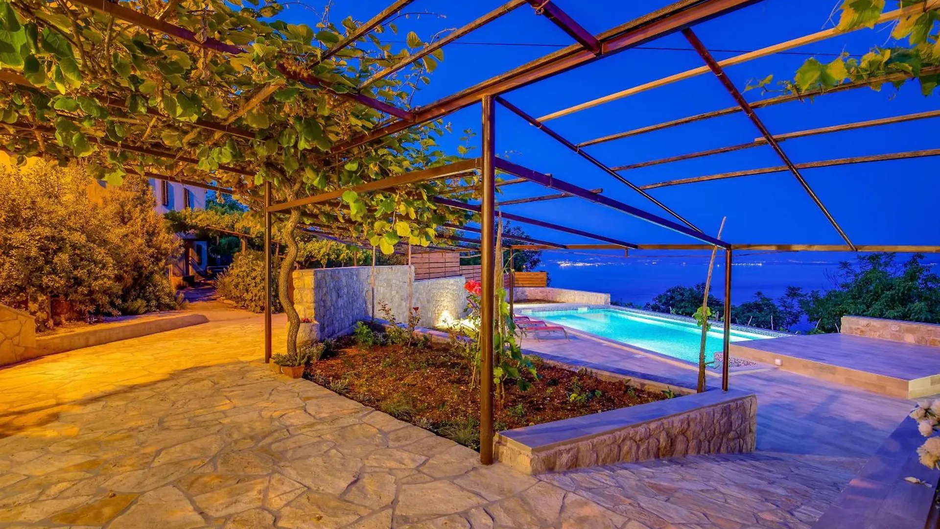 בית נופש Mošćenička Draga Ferienhaus Mit Grossem Garten Und Pool קרואטיה
